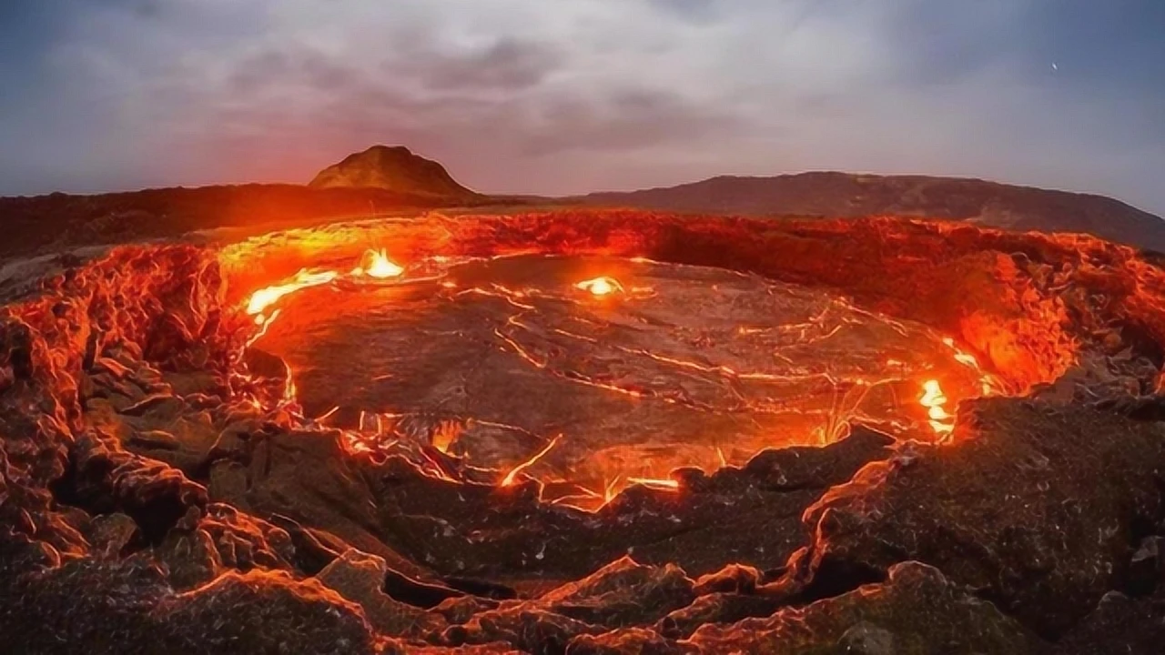 地球火山手机游戏_火山地球手机游戏叫什么_火山地球图片