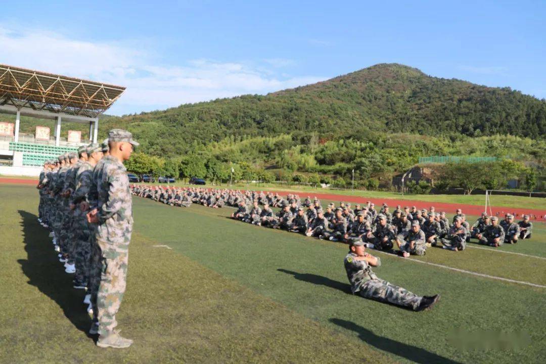 当兵了多久能玩手机游戏_能当兵玩手机游戏有哪些_能当兵玩手机游戏吗男生