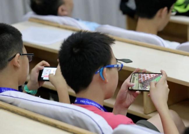 沉迷网络游戏的孩子_孩子沉迷手机网络游戏法律_孩子沉迷手机网络游戏法律