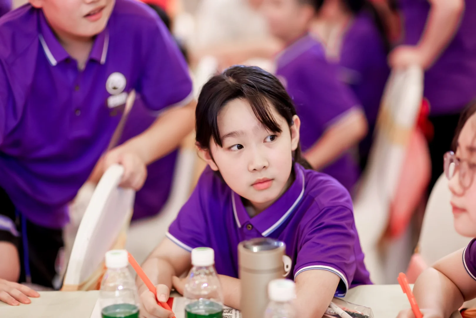 孩子玩手机游戏的危害_放下手机和孩子玩小游戏_孩子用手机玩游戏